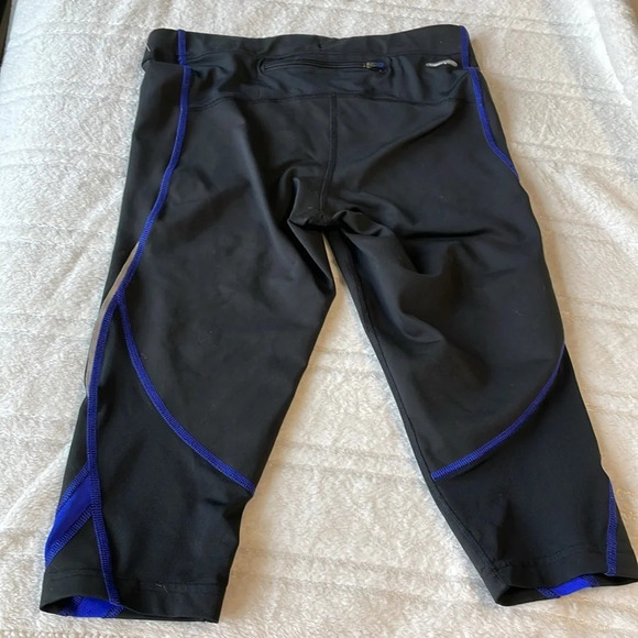 The North Face vapor wick capris leggings size medium - Picture 5 of 7